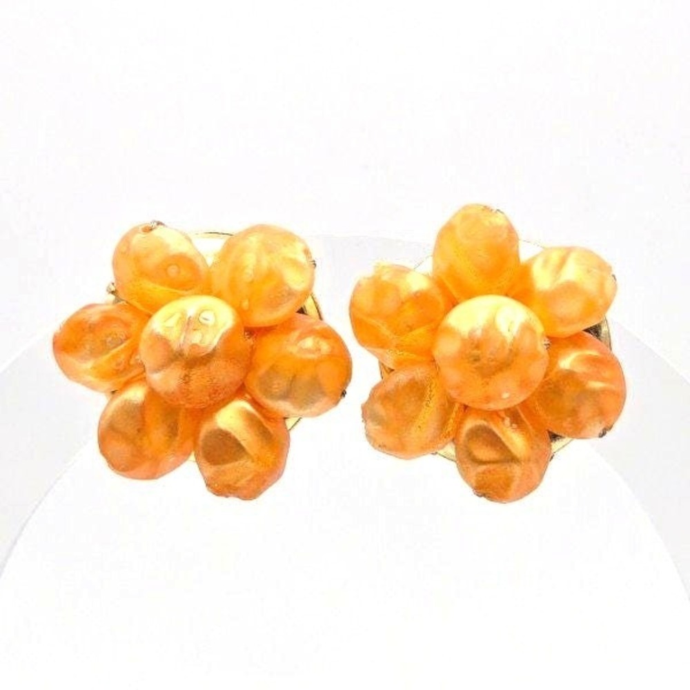 Vintage Peach Flower Clusters on Goldtone Clip On Earrings made in Hong Kong